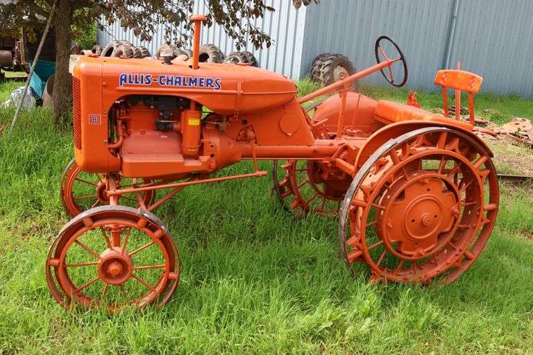 ALLIS CHALMERS 'B' ON STEEL TRACTOR