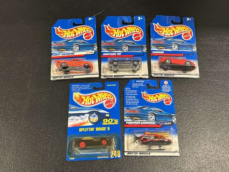 GROUP OF ASSORTED HOT WHEELS CARS