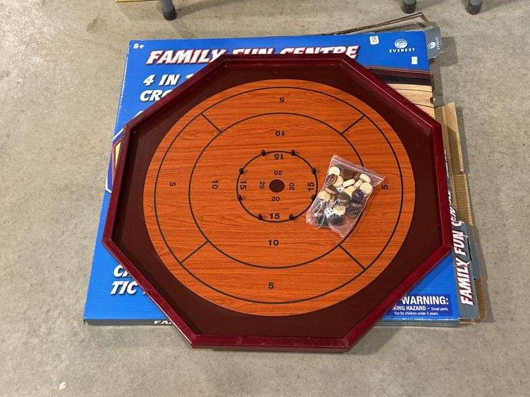 FAMILY FUN CENTRE 4 IN 1 CROKINOLE BOARD WITH MEN