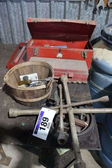 TOOLBOX & CONTENTS, TRIANGLE FLARE KITS, LUG WRENCHES