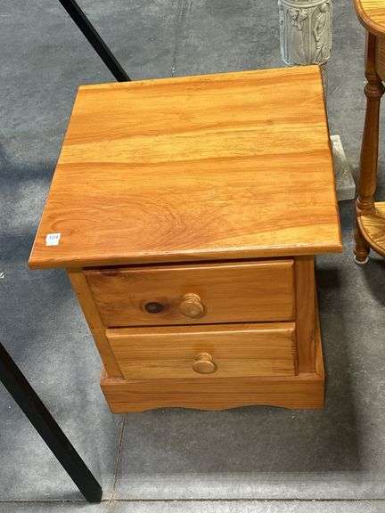 NIGHTSTAND - 22"X22"X23"