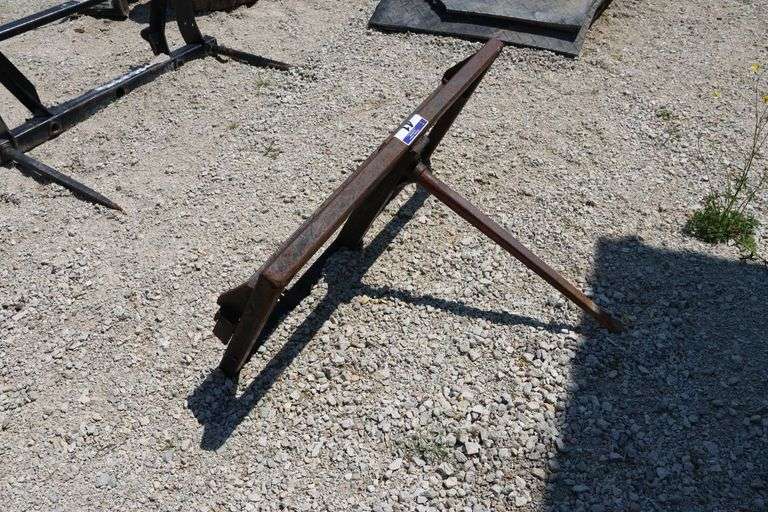 SKID STEER ATTACH BALE SPEAR