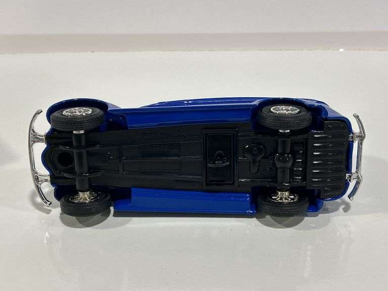 ERTL PRONTO AUTO PARTS 1938 PANEL TRUCK BANK - 1/25