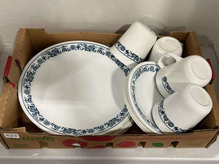 CORNINGWARE PLATES, BOWLS & MUGS