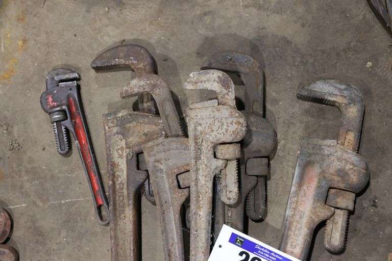 GROUP OF PIPE WRENCHES