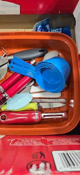 BOX OF EPICURE POT, NEW SALAD BOWL WITH UTENSILS, FOOD STORAGE CONTAINERS, FRY PAN, CAN OPENER ETC