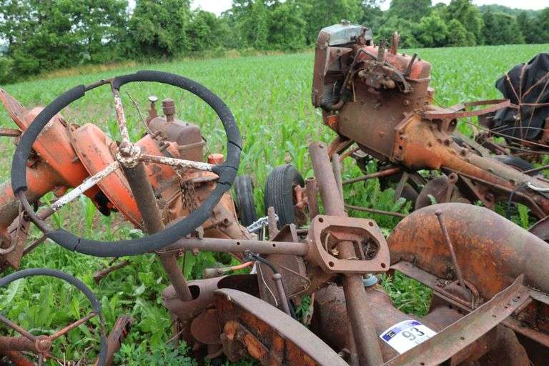 ALLIS CHALMERS TRACTOR FRAME