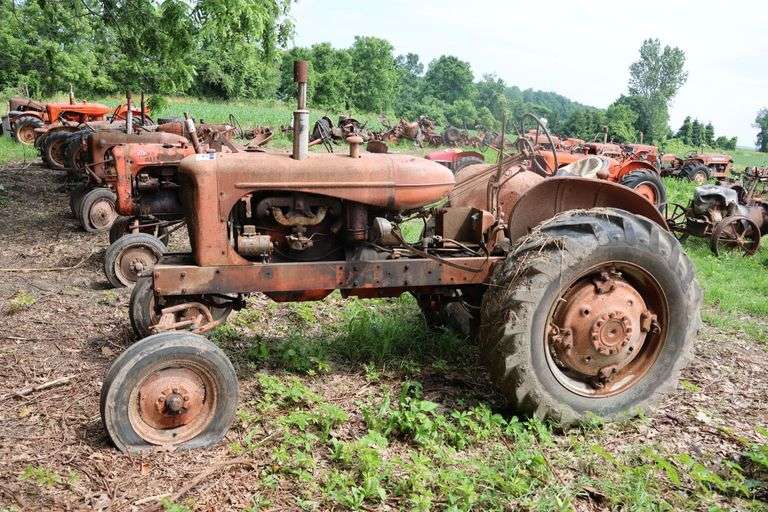 ALLIS CHALMERS WD45 TRACTOR