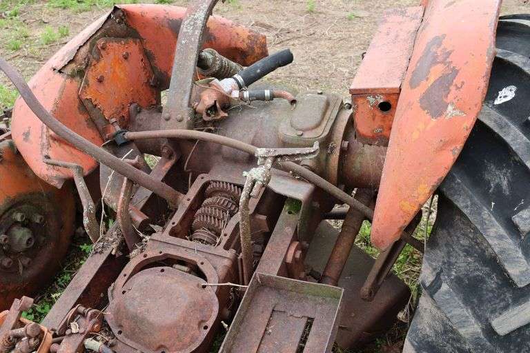 ALLIS CHALMERS TRACTOR FRAME
