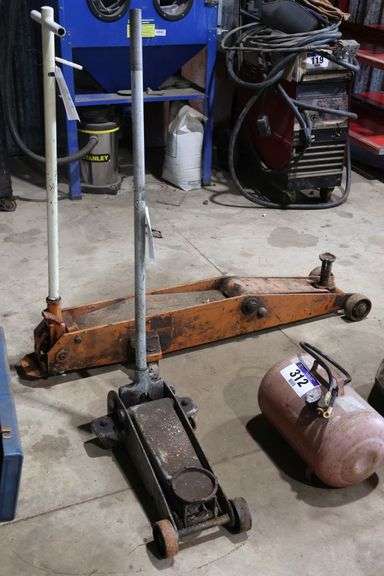 FLOOR JACK