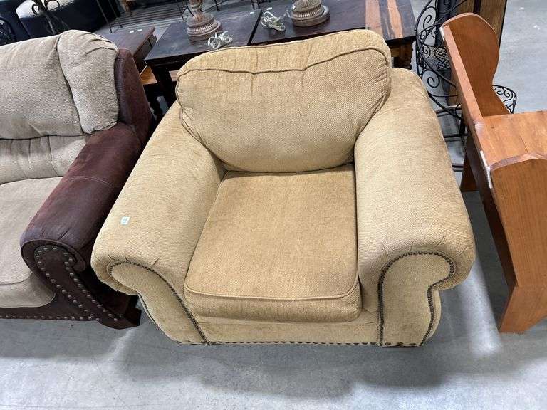 CHAIR - 46"X37"X35"