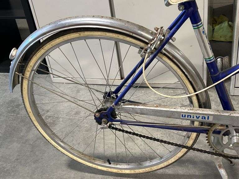 VINTAGE UNIVAL LADIES BICYCLE