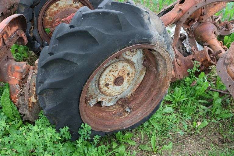 ALLIS CHALMERS TRACTOR FRAME