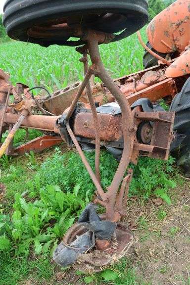 ALLIS CHALMERS TRACTOR FRAME