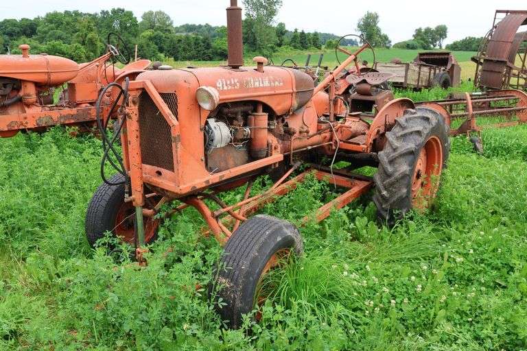 ALLIS CHALMERS 'B' TRACTOR WITH HYDRAULIC UNDER MOUNT