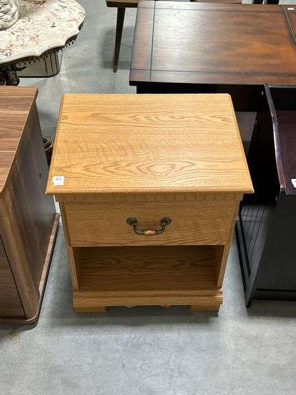 OAK NIGHTSTAND - 16"X19"X18"