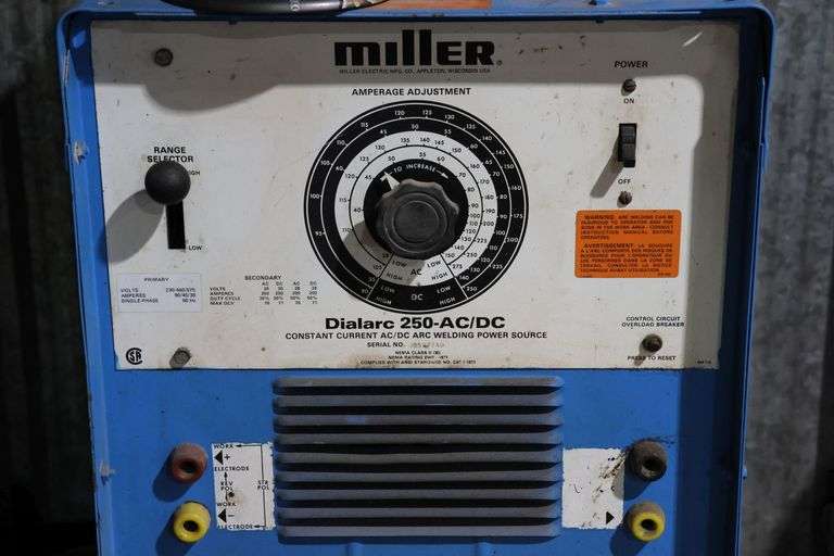 MILLER DIAL ARC 250- AC/DC ARC WELDING POWER SOURCE