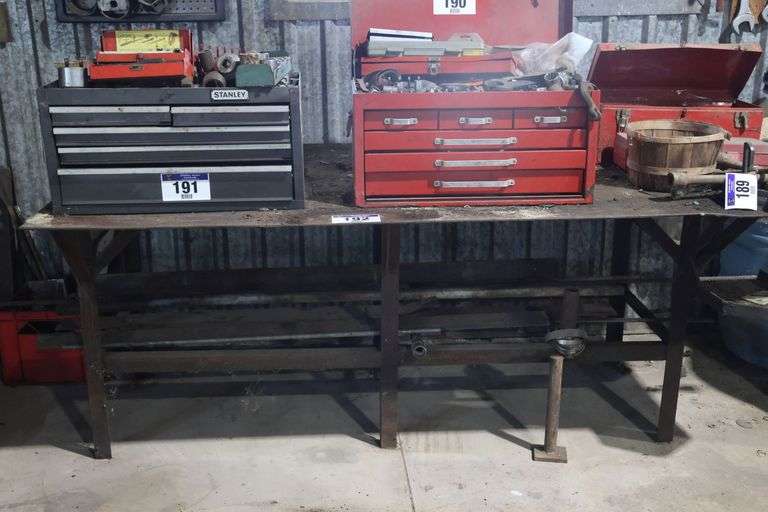 METAL WORK BENCH