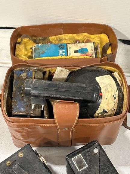 ANSCO SHUR-FLASH, SIX-20 BROWNIE E CAMERA & CAMERA CASE & ACCESSORIES