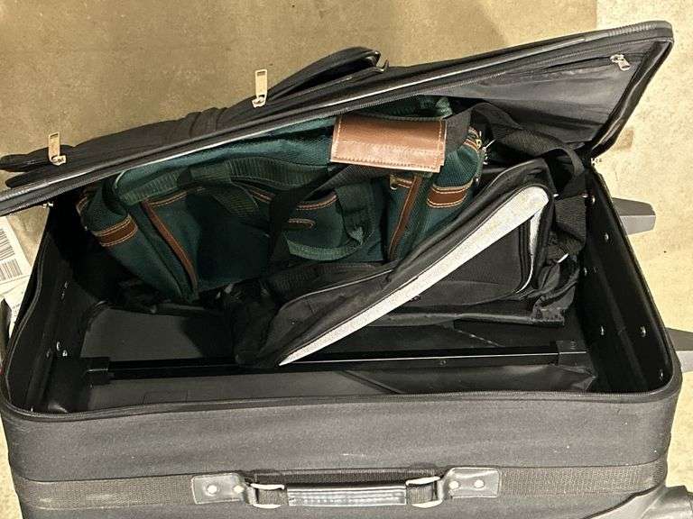 SUITCASE & 2 TRAVEL BAGS