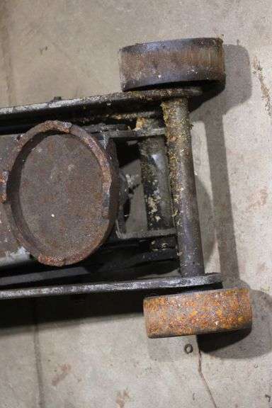 FLOOR JACK