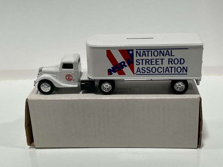 ERTL NATIONAL STREET ROD ASSOCIATION 1937 FORD TRUCK BANK