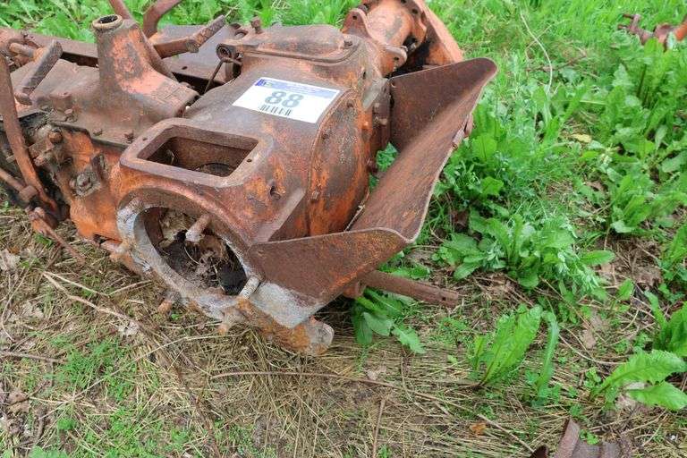 ALLIS CHALMERS TRACTOR FRAME