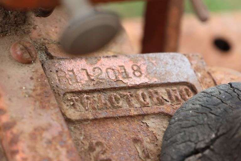 ALLIS CHALMERS 'B' TRACTOR