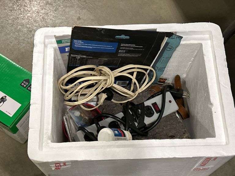 BOX OF POWER BARS, PATIO LIGHTS & RED & GREEN LASER PROJECTOR