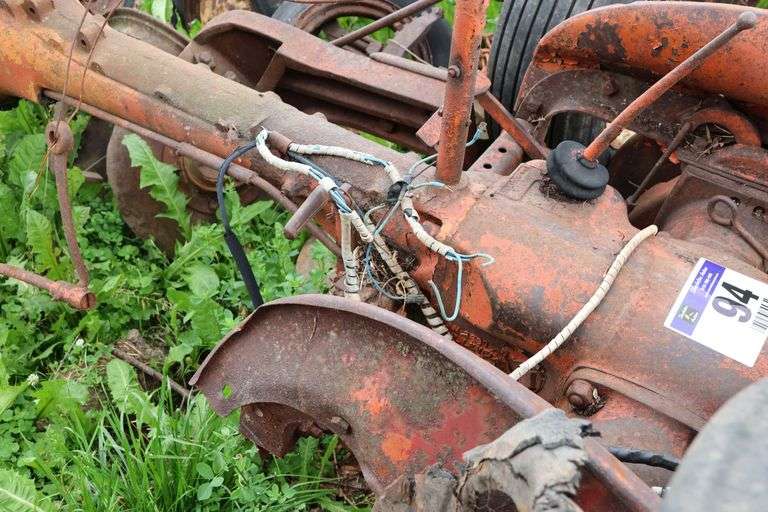 ALLIS CHALMERS TRACTOR FRAME