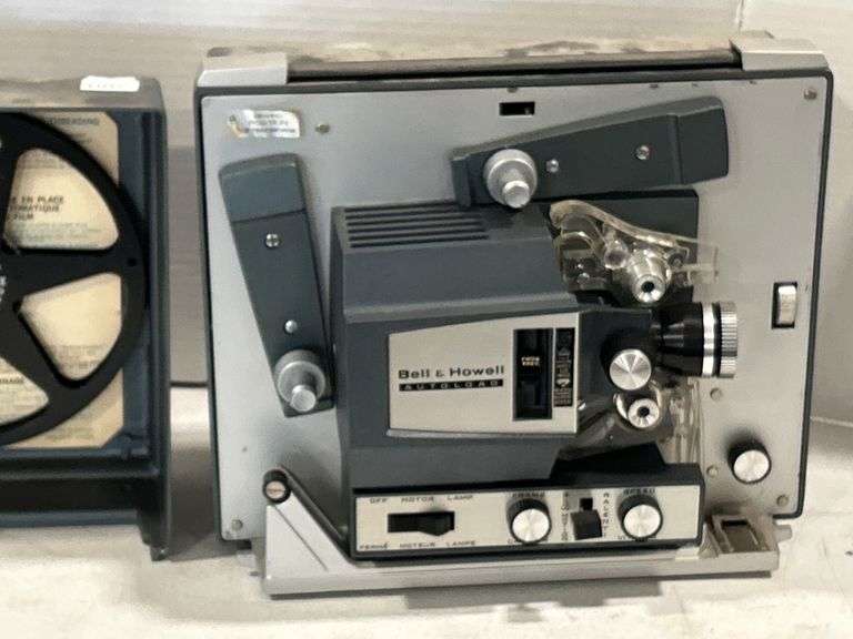 BELL & HOWELL 8MM MOVIE PROJECTOR