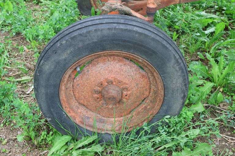 ALLIS CHALMERS D14 TRACTOR