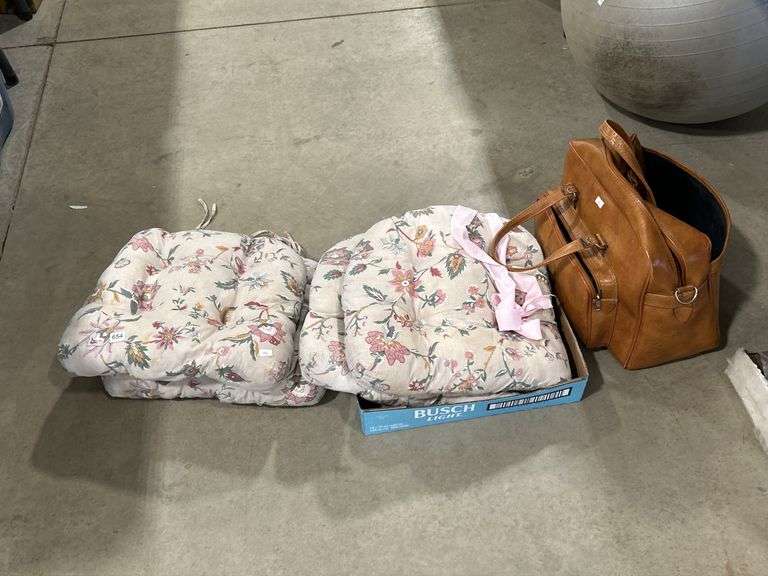SEAT CUSHIONS & BAG
