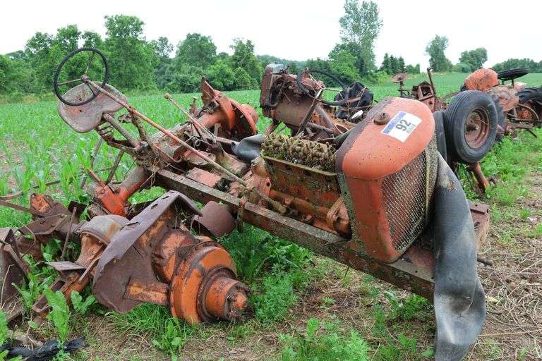 ALLIS CHALMERS TRACTOR FRAME