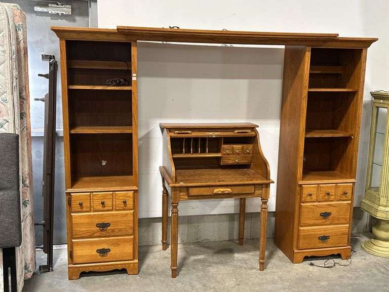 OAK HEADBOARD UNIT WITH BUILT IN NIGHTSTANDS AND SHELVES
