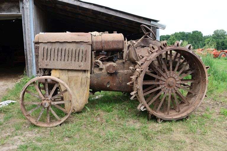 MCCORMICK 15-30 ROAD GRADER TRACTOR