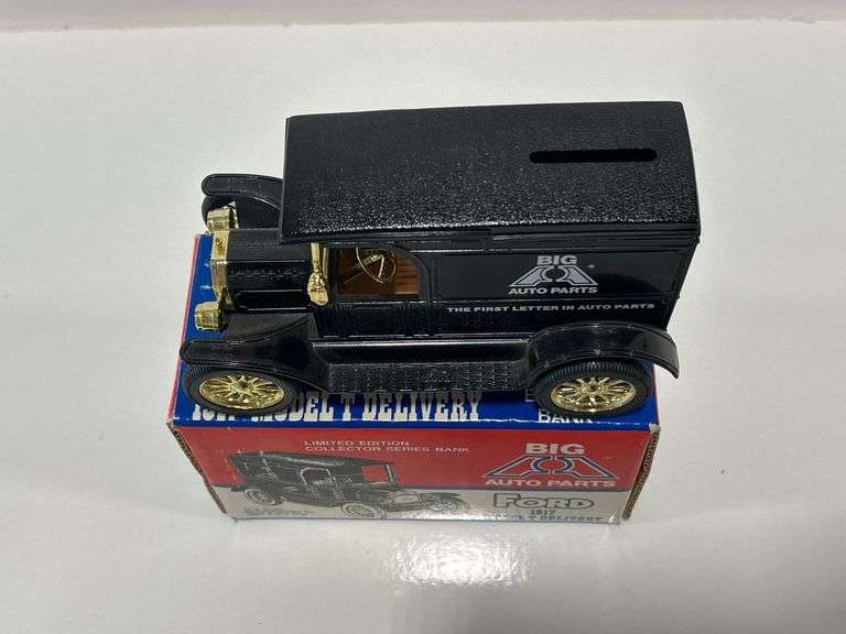 ERTL BIG A AUTO PARTS 1917 FORD MODEL T DELIVERY VAN BANK - 1/25