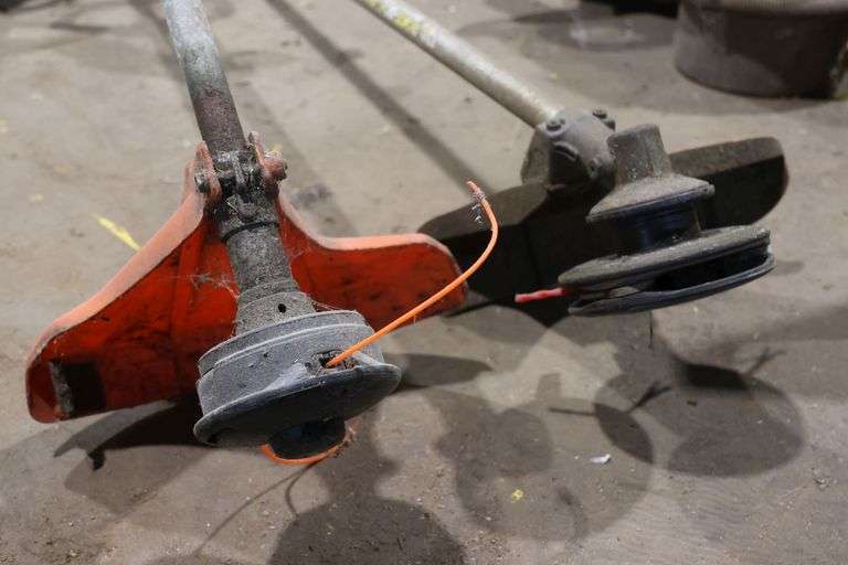2 GAS POWERED TRIMMERS