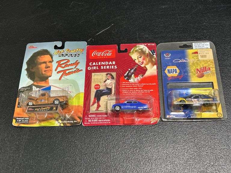 GROUP OF ASSORTED DIE CAST CARS & BATMAN PENCIL