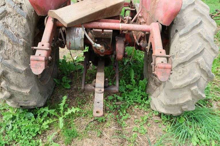 ALLIS CHALMERS D12 SERIES I TRACTOR