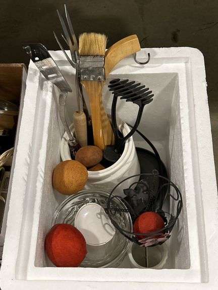 3 BOXES OF ASSORTED KITCHEN ITEMS