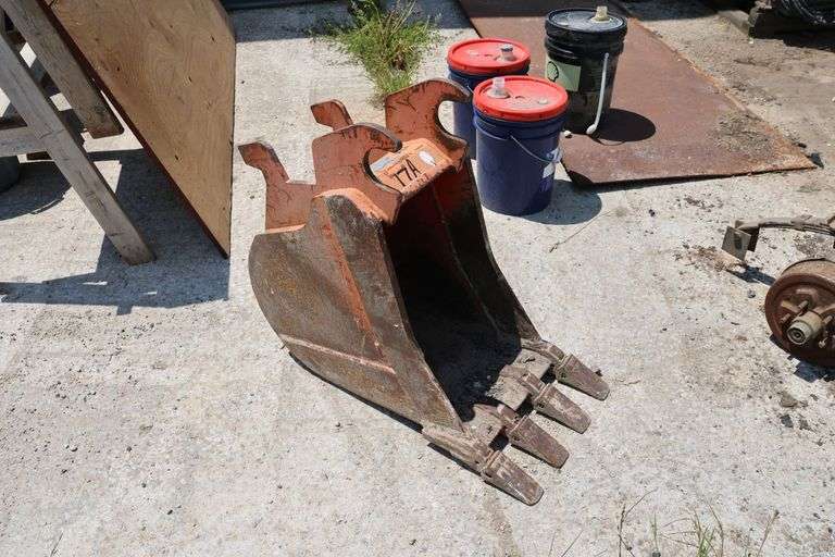 KUBOTA 14" BUCKET