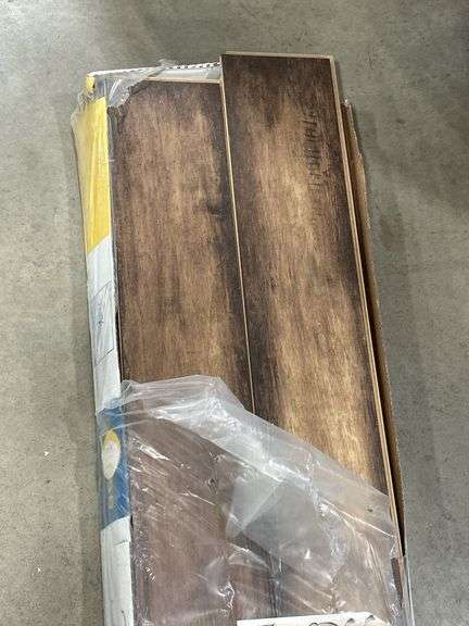 BOX OF LAMINATE FLOORING - 6" X 48"