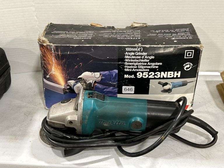 MAKITA 4" ANGLE GRINDER