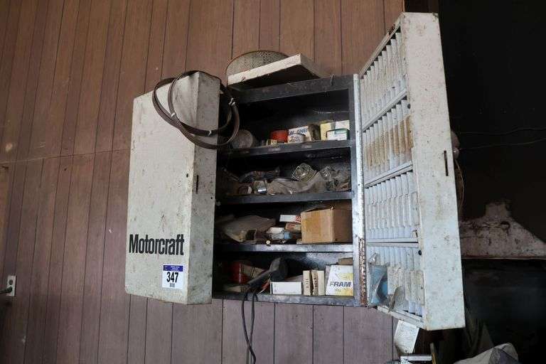 WALL TOOL CABINET & CONTENTS