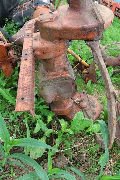 ALLIS CHALMERS TRACTOR FRAME