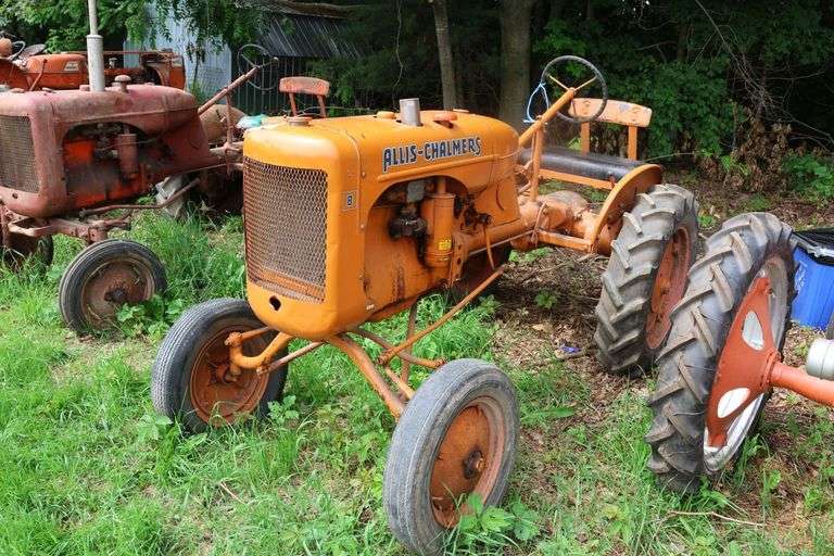 ALLIS CHALMERS B250 TRACTOR