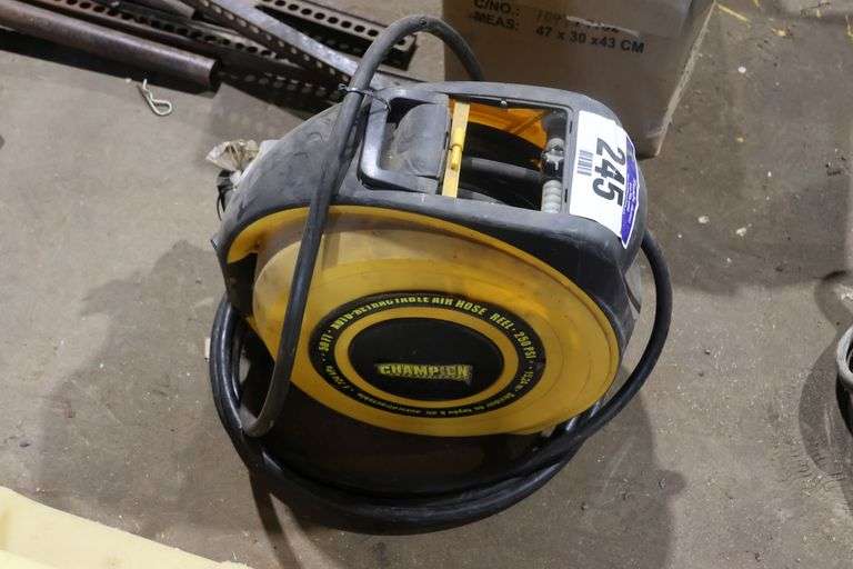 CHAMPION 50' AUTO RETRACTABLE AIR HOSE REEL - 250 PSI