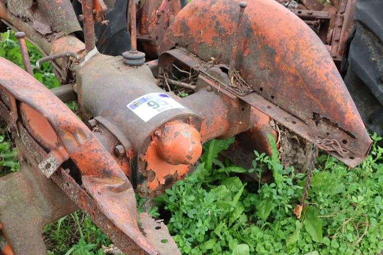 ALLIS CHALMERS TRACTOR FRAME