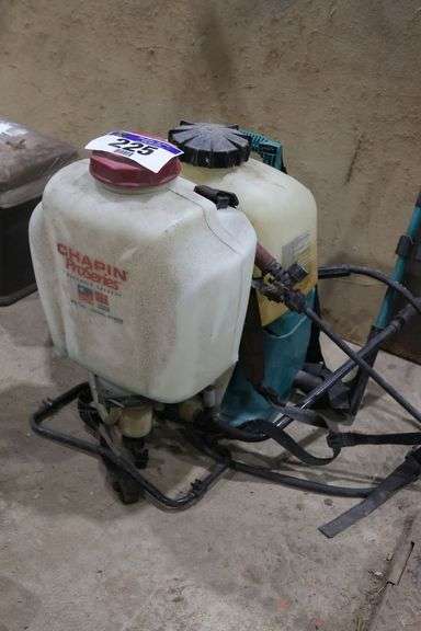 2 BACKPACK SPRAYERS
